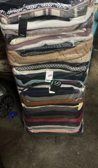 Lote de abrigos y prendas de abrigo grado A 45kg