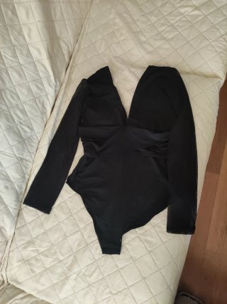 Body Negro con Mangas Transparentes
