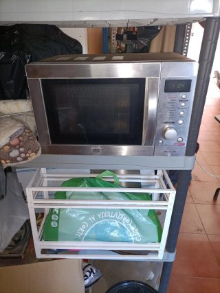 Microondas Teka MW-20 IES falta el plato