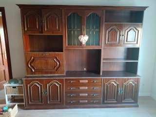 Estante de salón de madera