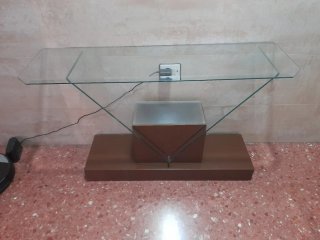 Mueble recibidor de madera y cristal