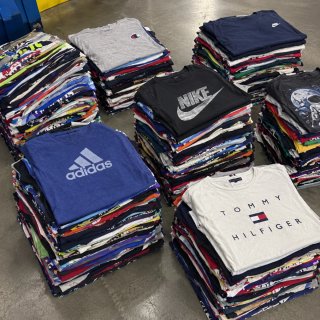 Lote de Camisetas, chaquetas, gorras por Kilos