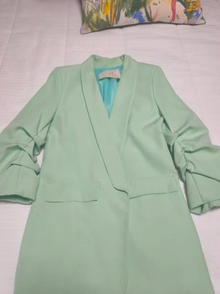 Blazer Turquesa con Mangas Fruncidas