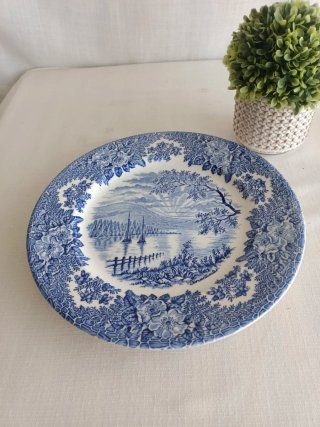 Plato de loza inglesa con paisaje