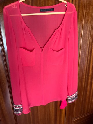 Blusa Zara Rosa con Detalles en Mangas