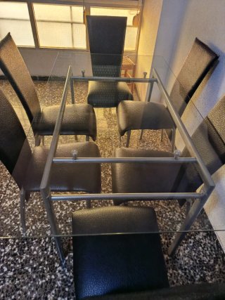 Mesa de Comedor de Cristal y 6 Sillas