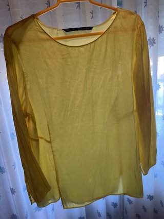 Blusa de Raso Amarilla Zara