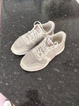 Zapatillas Puma Mujer Beige