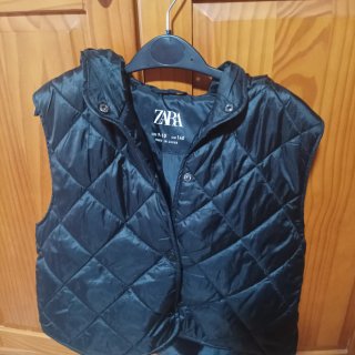Chaleco Zara y 2 Camisetas Talla 10