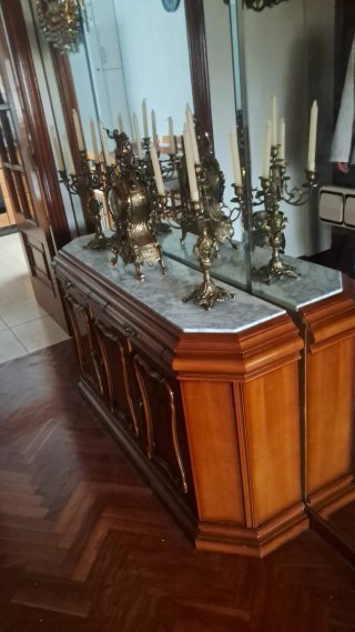 Mueble recibidor de madera con encimera