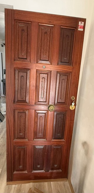 Puerta Principal de Madera Maciza