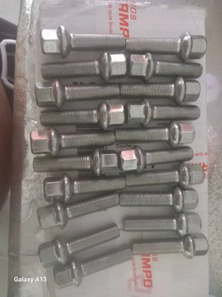 Set de 20 Tornillos 5x112 44mm Esféricos