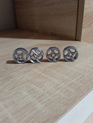 Llantas personalizadas (podemos hacer cualquiera)