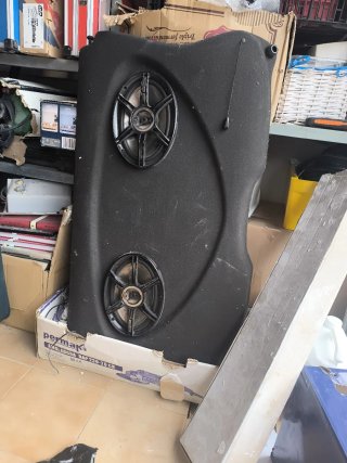 Bandeja Trasera Ford Focus con Altavoces