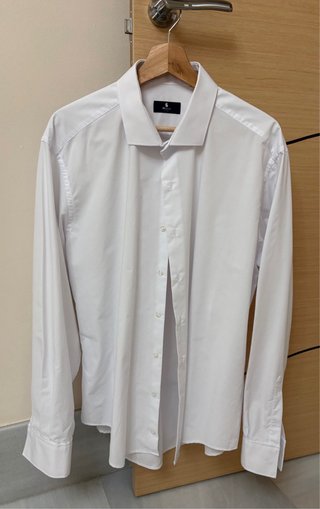Camisa blanca de hombre. Talla 45.
