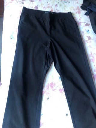Pantalones Negros, Rojos y verdes azulados.
