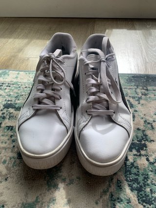 Zapatillas Puma Blancas y Negras