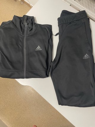 Conjunto deportivo adidas negro
