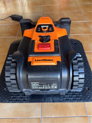 Robot Cortacésped LawnMaster OcuMow 18