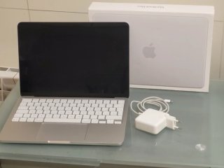 Macbook Neo 512 Gb comprado junio 2026+ cargador