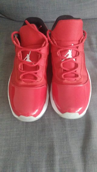 Zapatillas Jordan 11 Low Rojas Talla 45