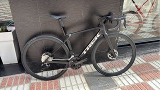 Trek Madone SL 6 Gen 8 Shimano 105 Di2