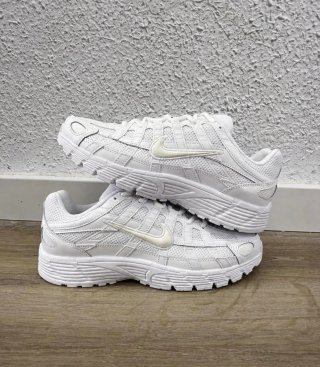 Zapatillas Nike Blancas talla 44