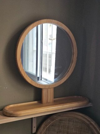 Espejo Redondo de Sobremesa con Base de Madera