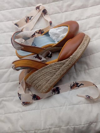 Sandalias de cuña con cintas, talla 36