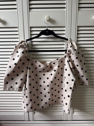 Top Beige con Lunares Negros