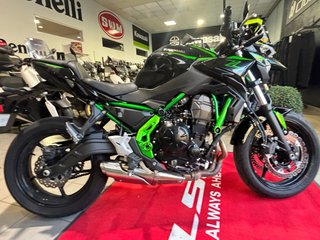 Kawasaki Z650 *Seminueva*