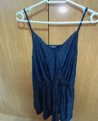 Vestido corto negro