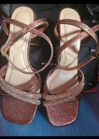 Sandalias de tacón doradas