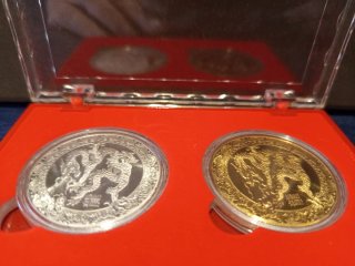 Set de 2 Monedas Conmemorativas de China