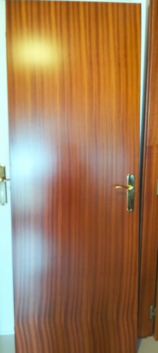 Puerta de Habitación de Madera. Venta en persona.
