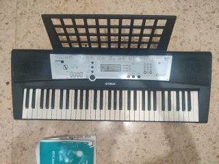 Teclado yamaha YPT-200