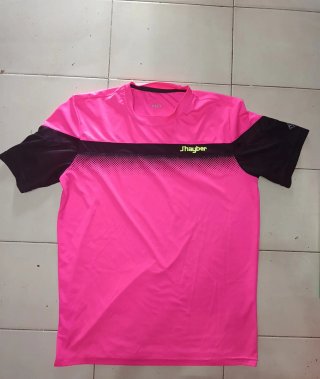 Camiseta deportiva J'hayber rosa y negra original