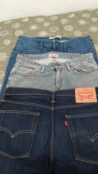 Lote de 17 pantalones chico Vaqueros y de vestir