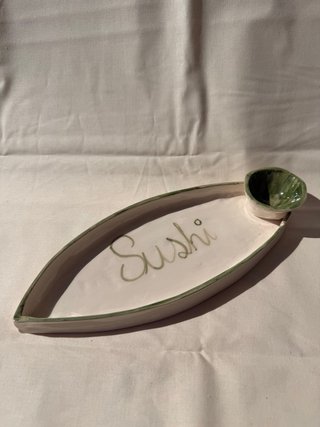 Plato de cerámica artesanal para sushi