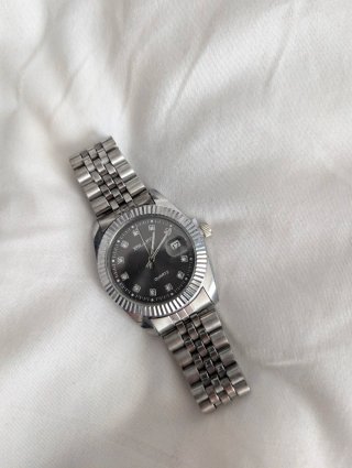 Reloj plateado⌚