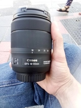 Objetivo Canon EF-S 18-135mm IS Nano USM