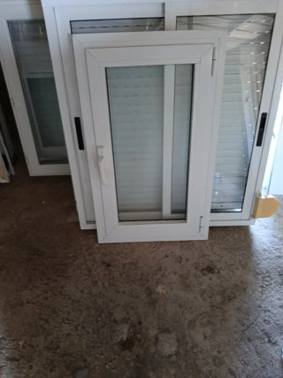 Ventana de baño 56x56 cm