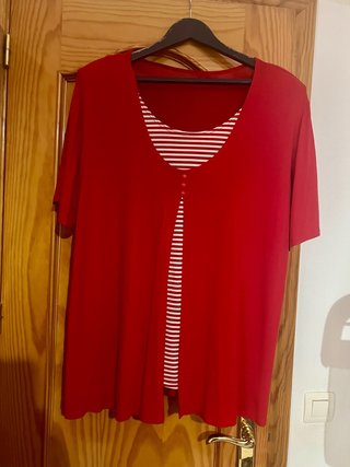 Blusa roja con camiseta de rayas incorporada Bl