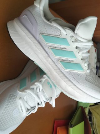 Zapatillas Adidas Blancas y Turquesa T 40,,,Nuevas