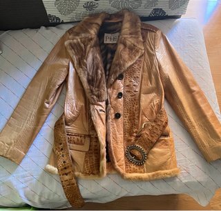 Chaqueta de piel original con cuello de Pelo
