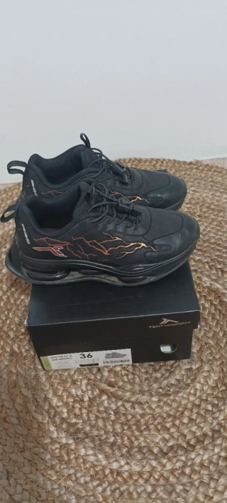 Zapatillas Tenth Negras Talla 36