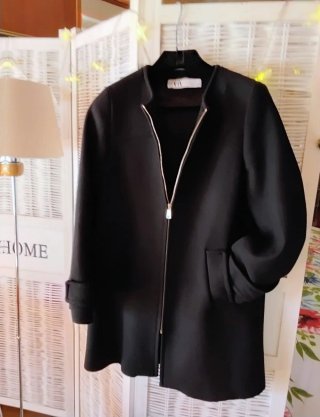 Abrigo Negro Zara con Cremallera