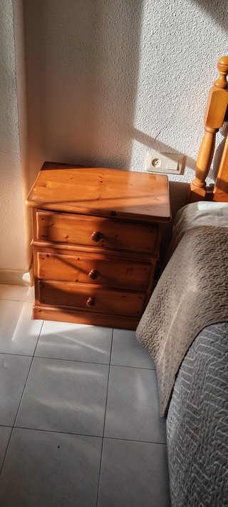 Set de 2 Mesillas de Noche de Madera