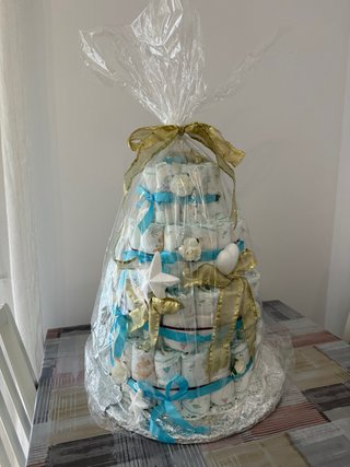 Pastel de pañales decorado