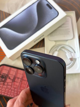 iPhone 15 Pro Azul BATERÍA 88%